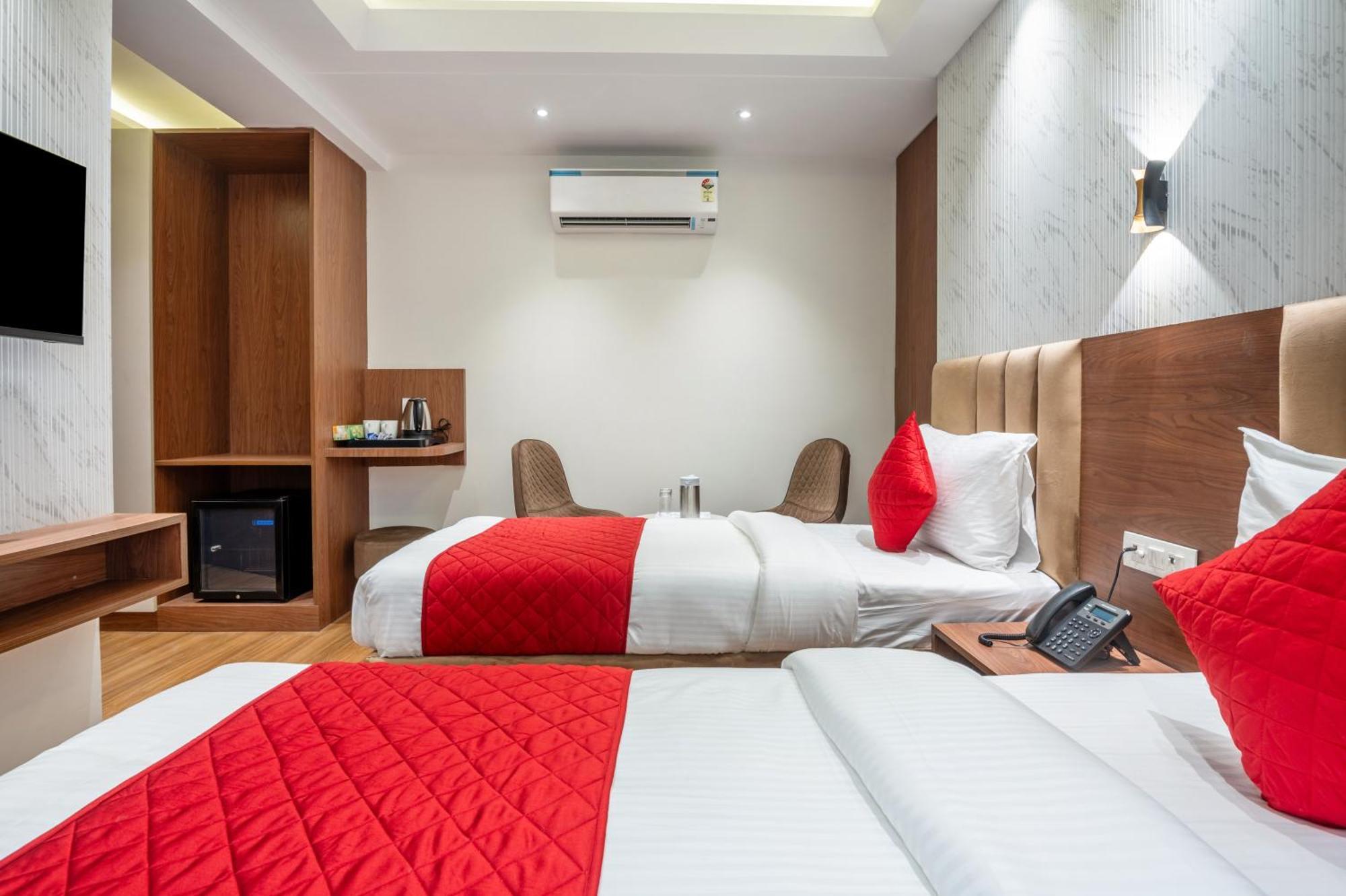 Hotel Avaas - Faiz Road Karol Bagh دلهي المظهر الخارجي الصورة