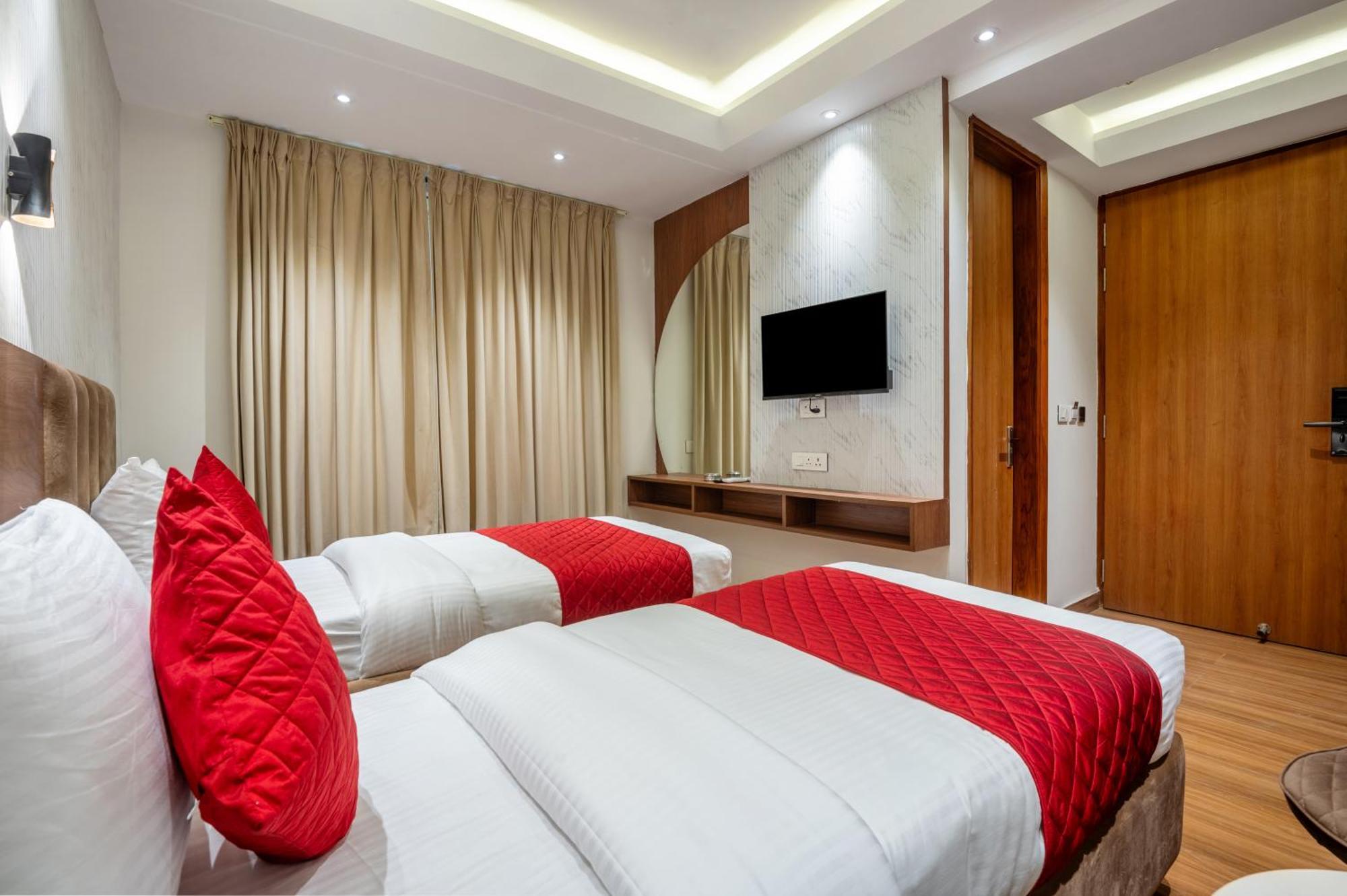 Hotel Avaas - Faiz Road Karol Bagh دلهي المظهر الخارجي الصورة