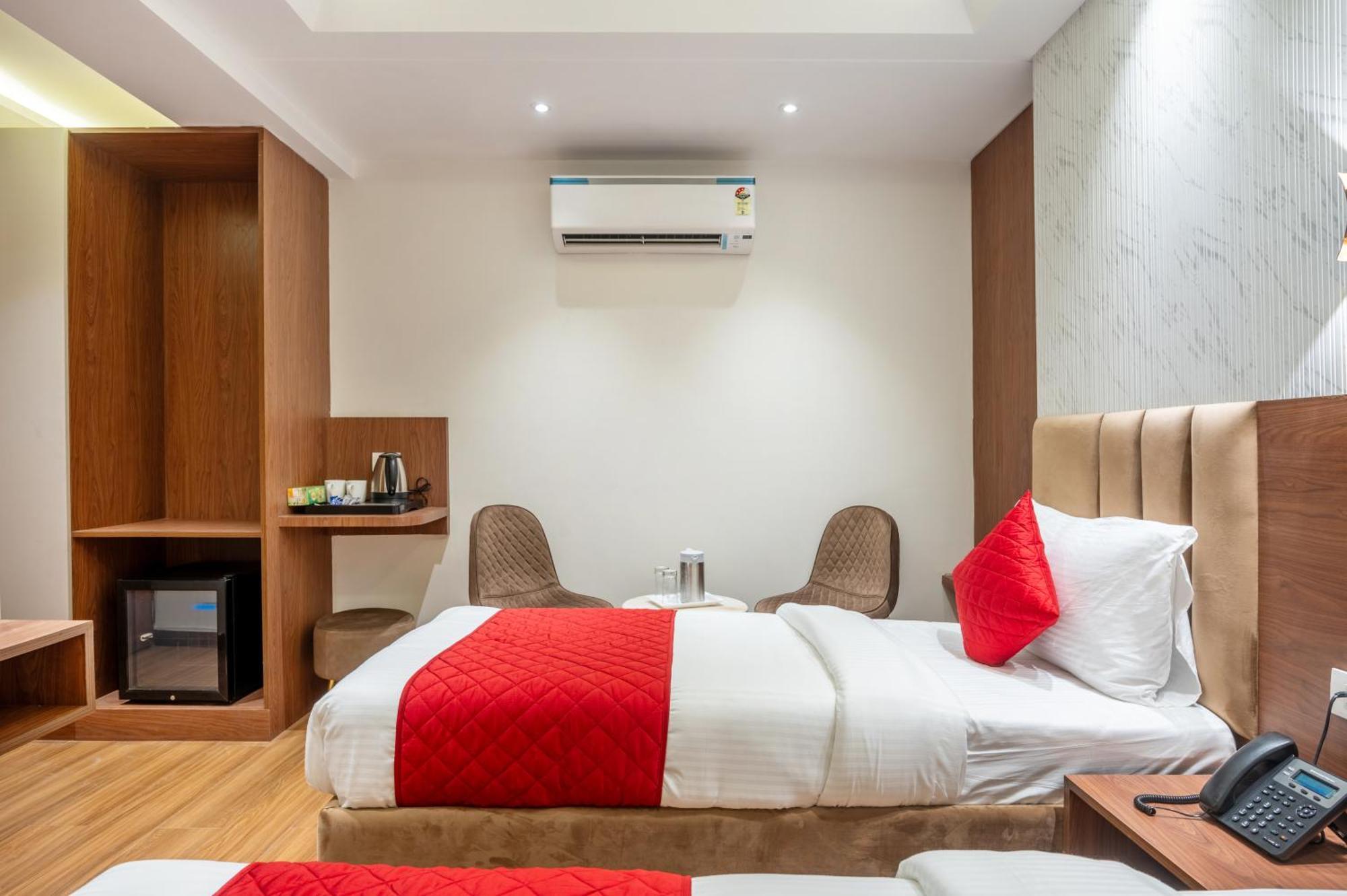 Hotel Avaas - Faiz Road Karol Bagh دلهي المظهر الخارجي الصورة