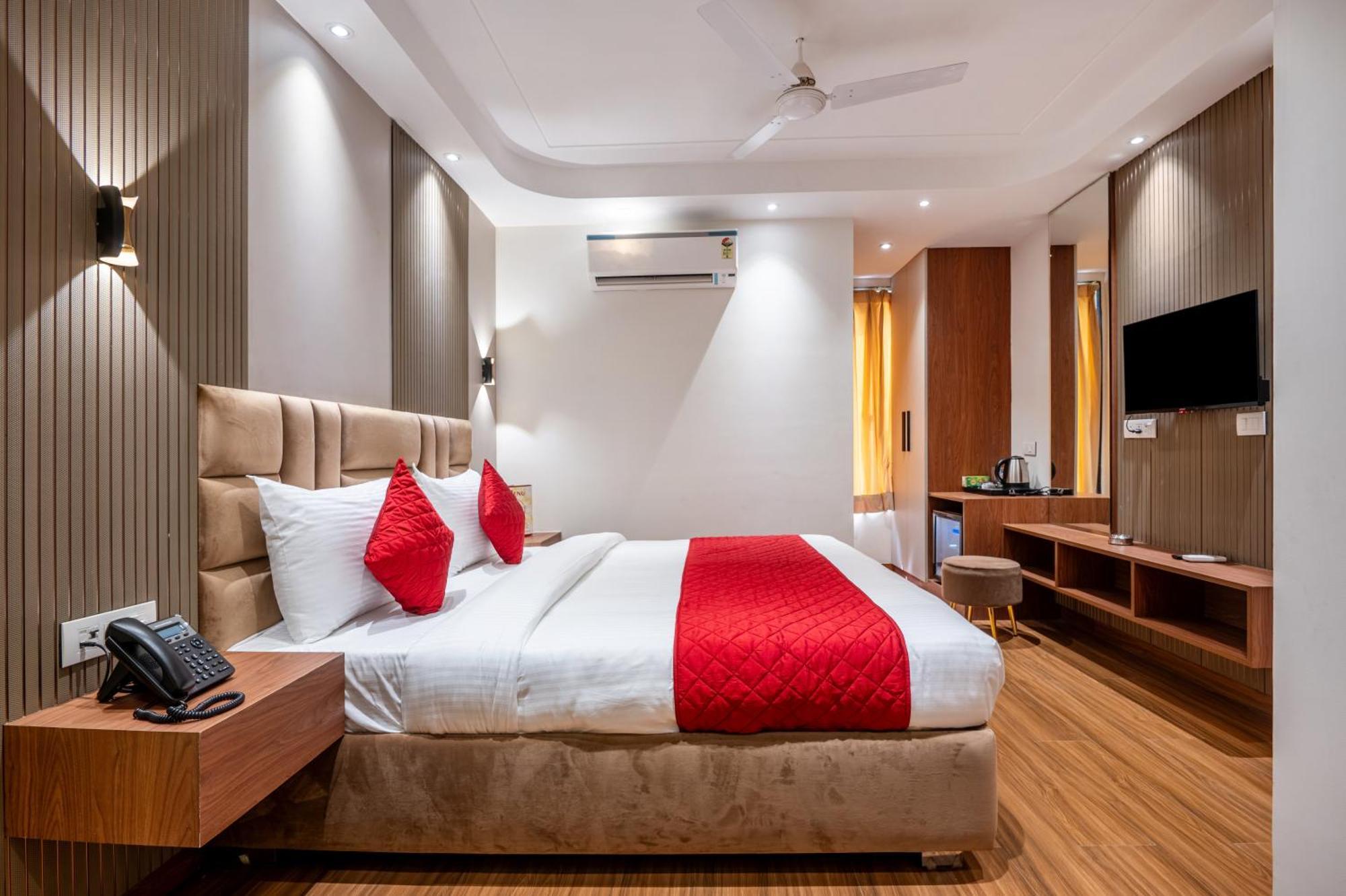 Hotel Avaas - Faiz Road Karol Bagh دلهي المظهر الخارجي الصورة